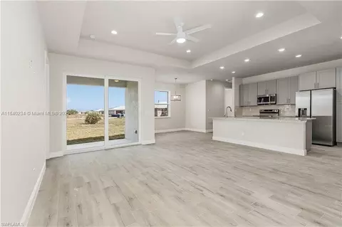 131 N Bethlehem Pl, La Belle, FL 33935 photo 6