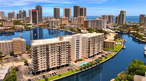 401 Golden Isles Dr #307, Hallandale Beach, FL 33009