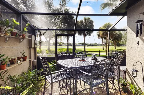 1341 W Fairway Rd #1, Pembroke Pines, FL 33026