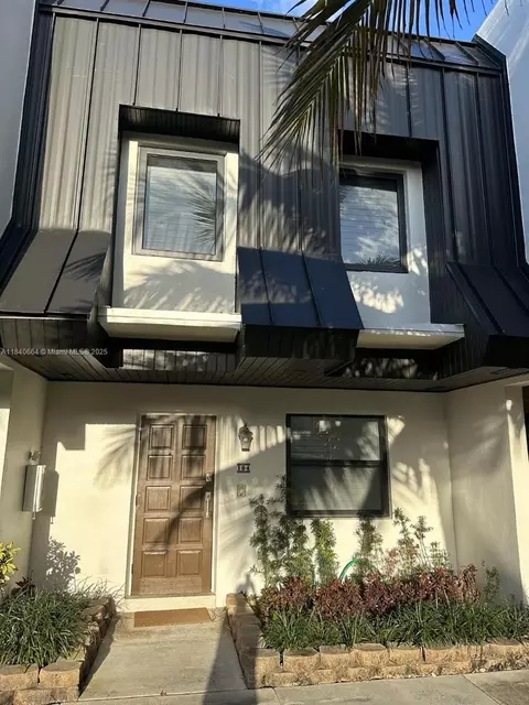 5555 Ludlam Rd #26, Miami, FL 33155