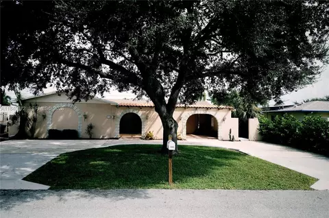2359 N Wallen Dr, Palm Beach Gardens, FL 33410