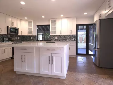 2159 Baton Rouge, Weston, FL 33326