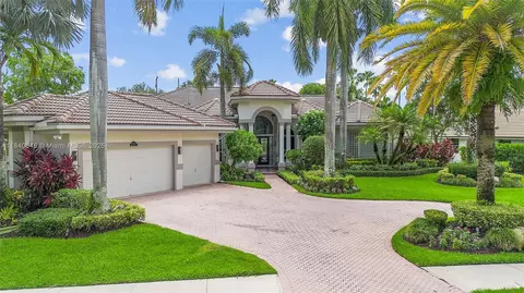 2684 Riviera Ct, Weston, FL 33332