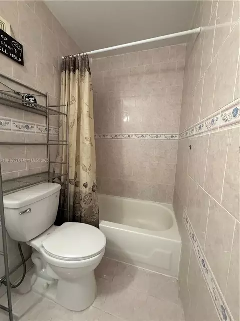 11 Olive Dr #E, Hialeah, FL 33010 photo 16