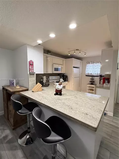 11 Olive Dr #E, Hialeah, FL 33010 photo 4