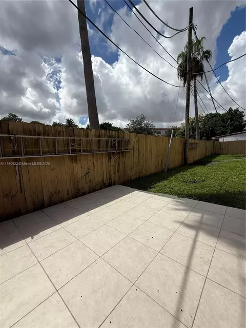 11 Olive Dr #E, Hialeah, FL 33010 photo 22