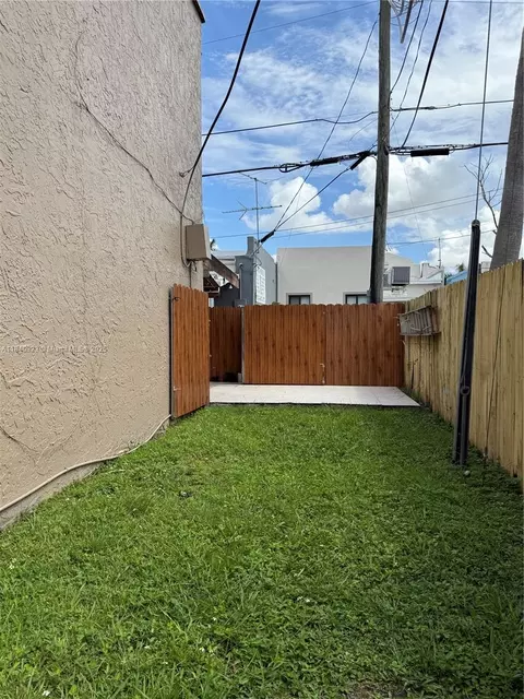 11 Olive Dr #E, Hialeah, FL 33010 photo 34
