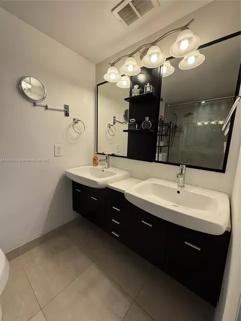 11 Olive Dr #E, Hialeah, FL 33010 photo 11
