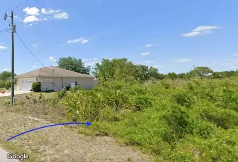 2512 56th St W, Lehigh Acres, FL 33971