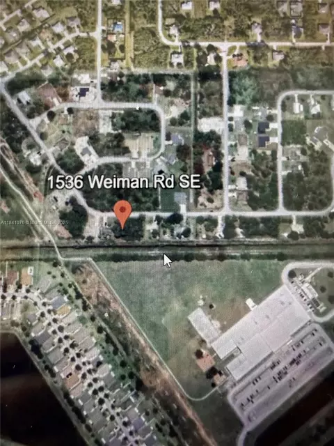 1536 SE Weiman Rd, Palm Bay, FL 32909