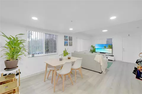 651 NW 82nd Ave #124, Miami, FL 33126