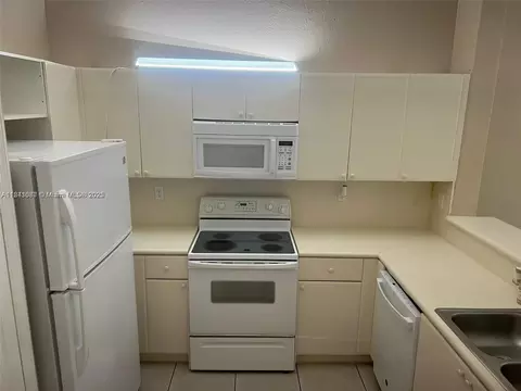 1666 SE 27th Ct #208, Homestead, FL 33035