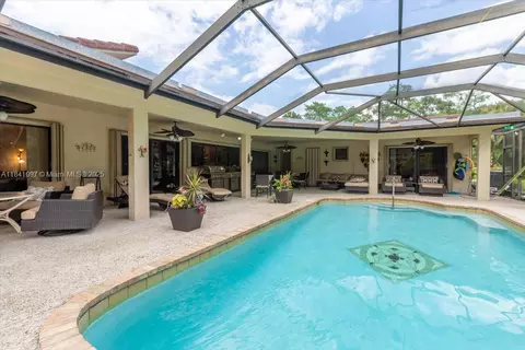 Exterior - 1000 E Cypress Dr, Pompano Beach, FL 33069 photo 3 of 7