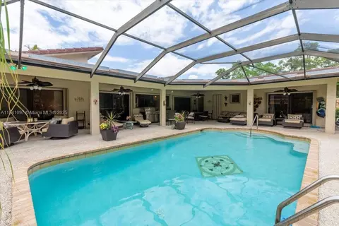 Exterior - 1000 E Cypress Dr, Pompano Beach, FL 33069 photo 2 of 7