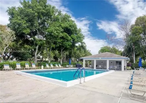 Exterior - 1000 E Cypress Dr, Pompano Beach, FL 33069 photo 6 of 7