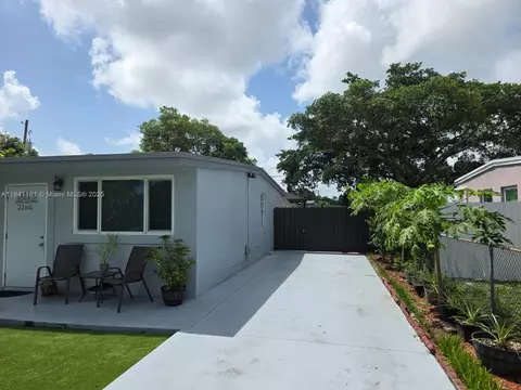 Exterior - 2360 Service Rd, Opa Locka, FL 33054 photo 3 of 5