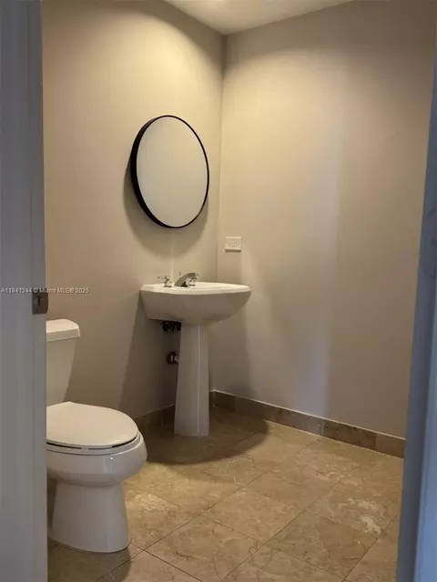 Other - 801 Brickell Key Blvd #2705, Miami, FL 33131 photo 2 of 5