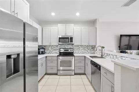 2979 NW 30th Pl, Oakland Park, FL 33311