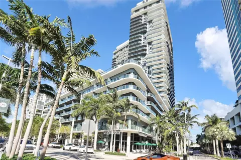 121 NE 34th St #L205, Miami, FL 33137
