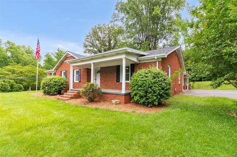 518 E Main St, Franklinville, NC 27248
