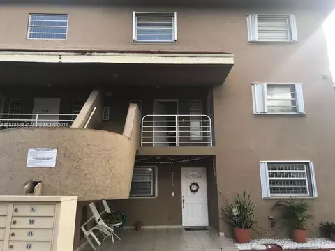 2730 W 60th St #66, Hialeah, FL 33016