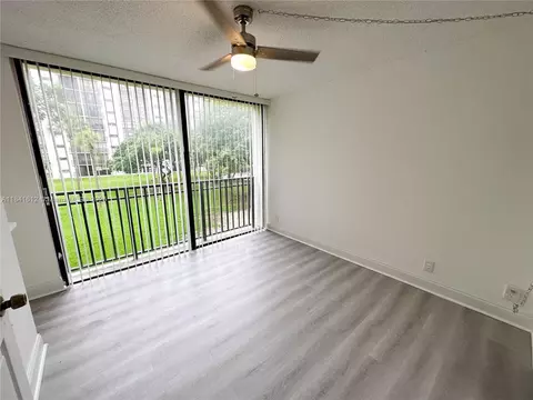17011 N Bay Rd #216, Sunny Isles Beach, FL 33160