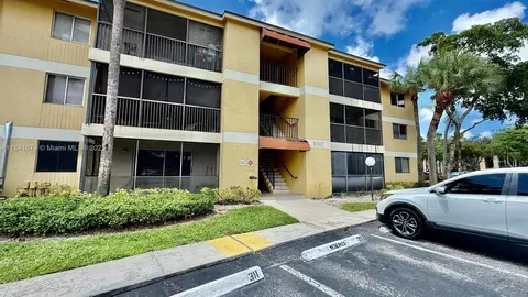 3017 N Oakland Forest Dr #103, Oakland Park, FL 33309