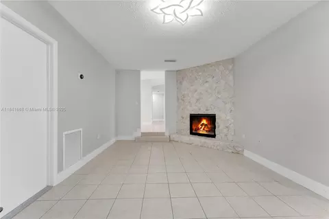 6281 NW 201st St, Hialeah, FL 33015 photo 11