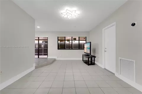 6281 NW 201st St, Hialeah, FL 33015 photo 34