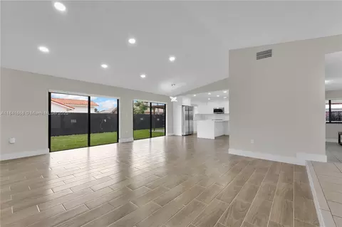 6281 NW 201st St, Hialeah, FL 33015 photo 31