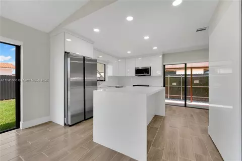6281 NW 201st St, Hialeah, FL 33015 photo 30