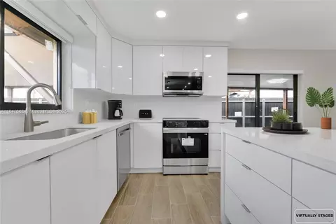 6281 NW 201st St, Hialeah, FL 33015 photo 8