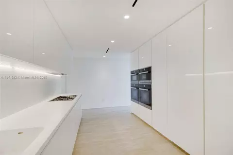 Kitchen - 9001 Collins Ave #S-PH2, Surfside, FL 33154 photo 1 of 2