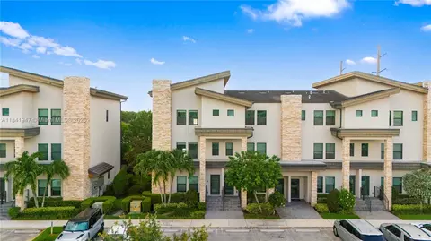10467 NW 82nd St #1, Doral, FL 33178