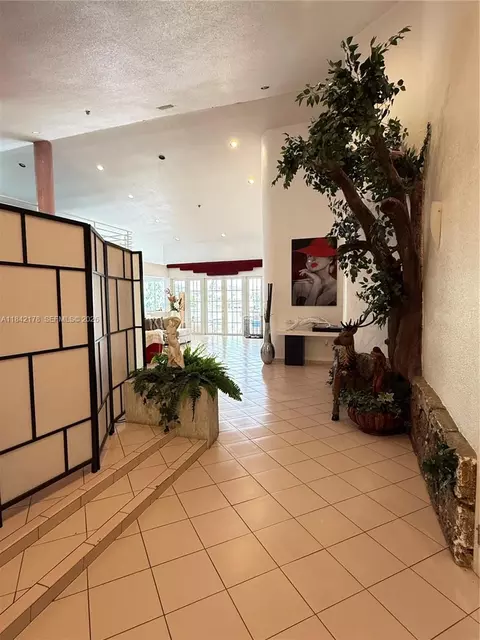 747 W 78th St, Hialeah, FL 33014 photo 5