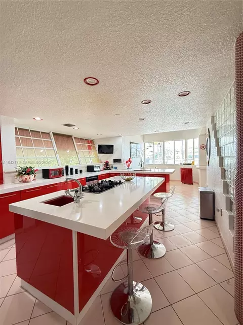 747 W 78th St, Hialeah, FL 33014 photo 8