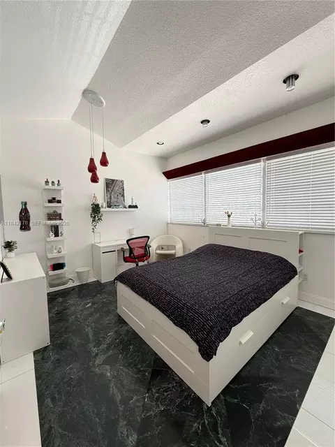 747 W 78th St, Hialeah, FL 33014 photo 21