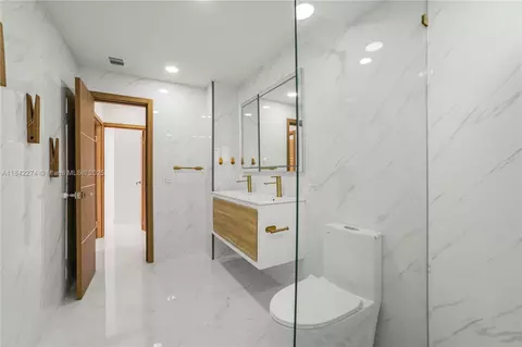 Bath - 301 W 30th St, Hialeah, FL 33012 photo 2 of 2