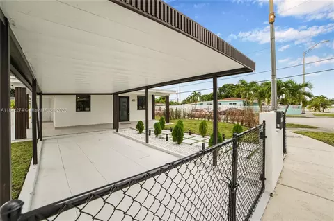 Exterior - 301 W 30th St, Hialeah, FL 33012 photo 5 of 9