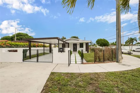 Exterior - 301 W 30th St, Hialeah, FL 33012 photo 6 of 9