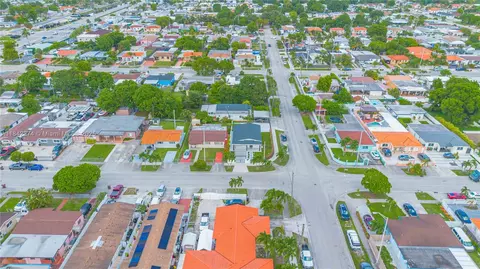 View/Area - 301 W 30th St, Hialeah, FL 33012 photo 4 of 7