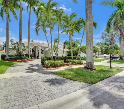 10828 NW 5th St, Plantation, FL 33324