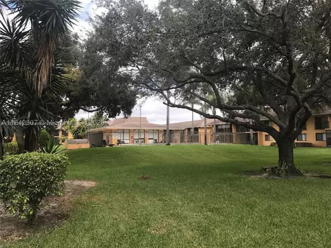 5831 Washington St #45, Hollywood, FL 33023