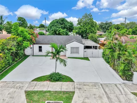 840 NE 4th Pl, Hialeah, FL 33010