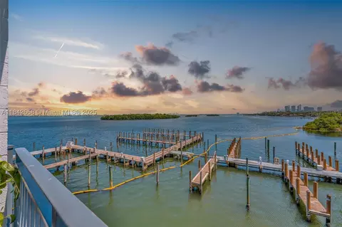 770 NE 69th St #4H, Miami, FL 33138