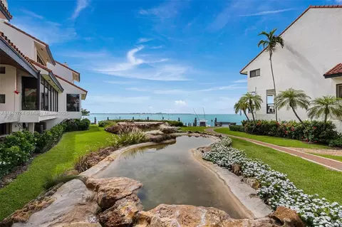 2000 S Bayshore Dr #69, Miami, FL 33133