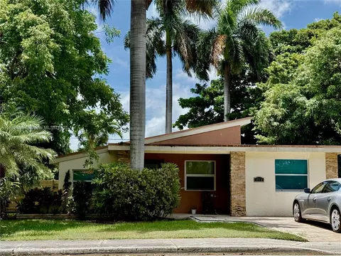 960 NE 82nd St, Miami, FL 33138