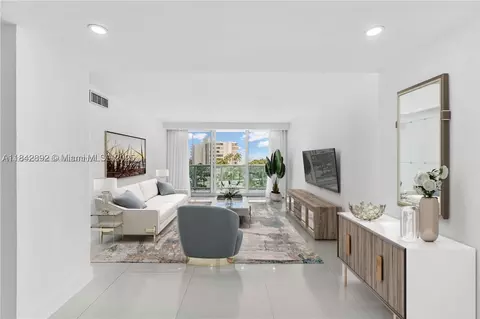 100 Bayview Dr #508, Sunny Isles Beach, FL 33160