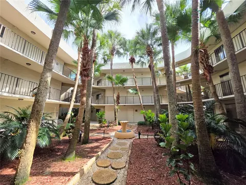 8075 SW 107th Ave #320, Miami, FL 33173