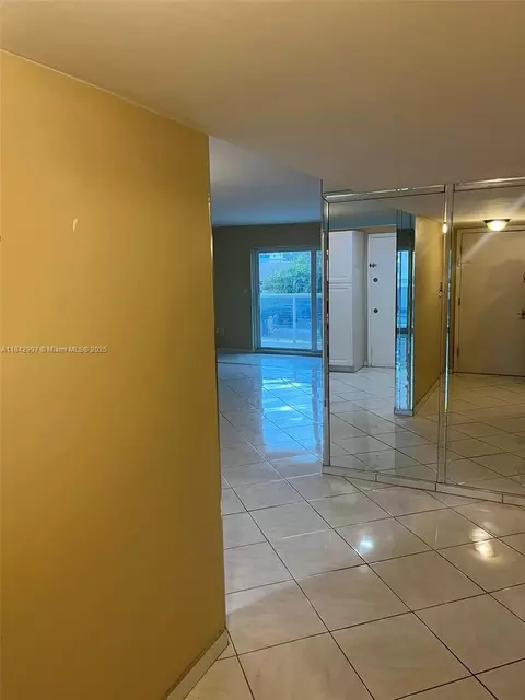 1801 S Ocean Dr #207, Hollywood, FL 33019